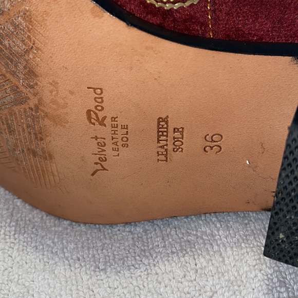 Velvet Rose embroidered velvet boots, 36, excellent condition.  No box - Picture 11 of 12